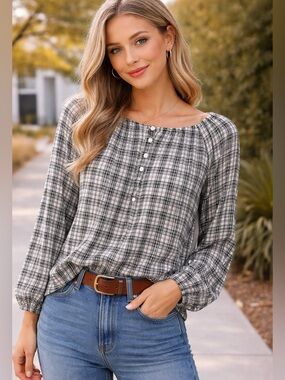 Women's Black & White Plaid Long-Sleeve Peasant Top